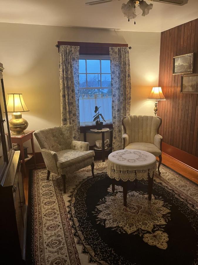 The Hazelhouse Bed and Breakfast Chilliwack Buitenkant foto