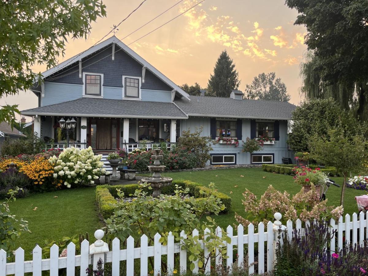 The Hazelhouse Bed and Breakfast Chilliwack Buitenkant foto